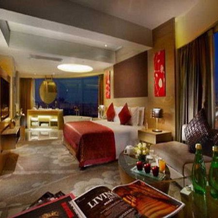 Regal Master Hotel Чънду Екстериор снимка
